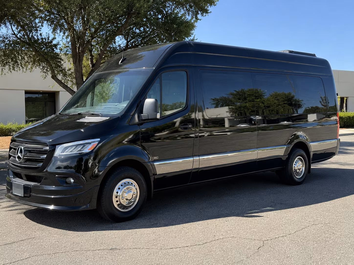 Detroit Airport Shuttle & Transportation party bus exterior