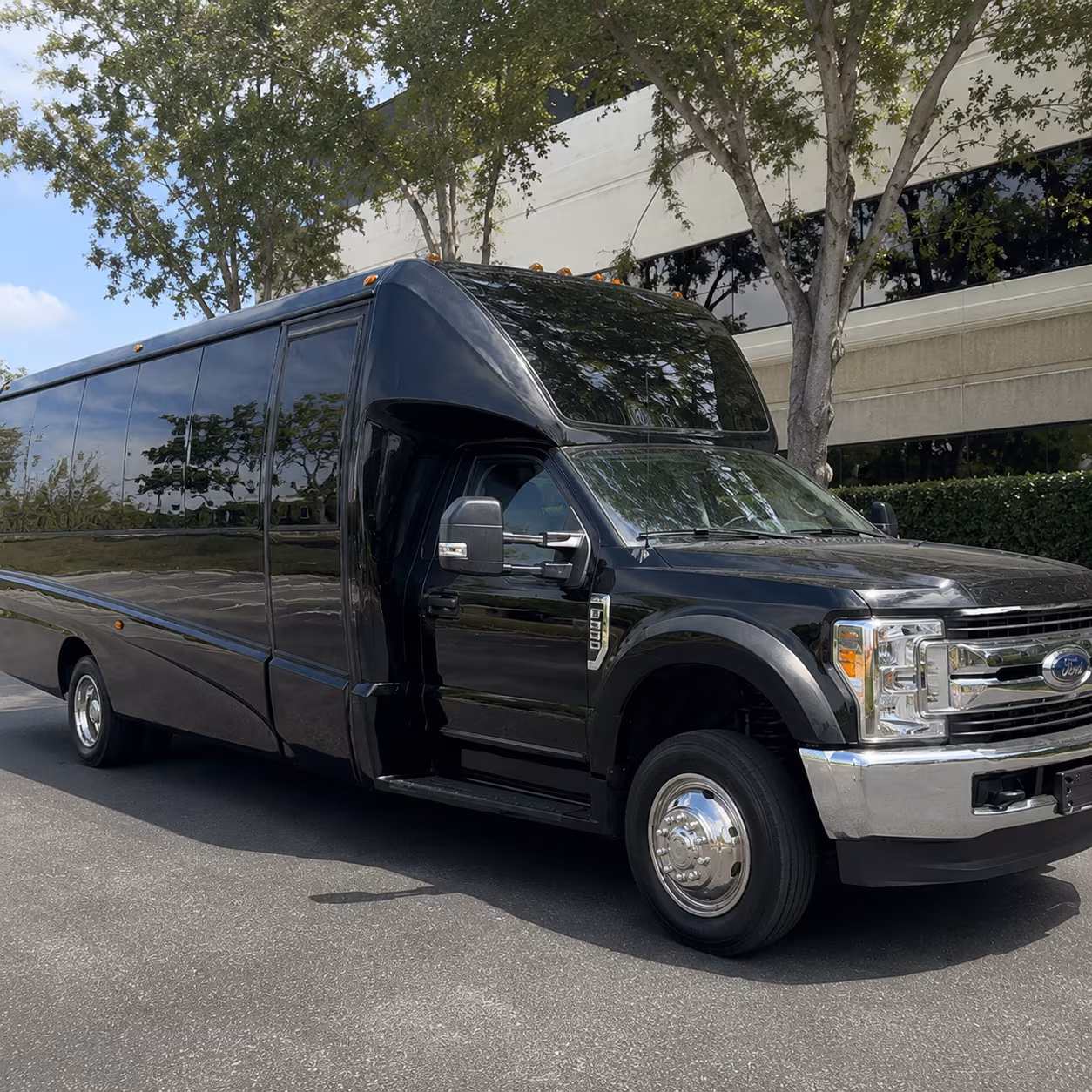 Detroit Birthday, Sweet 16, & Quinceañera Transportation party bus exterior