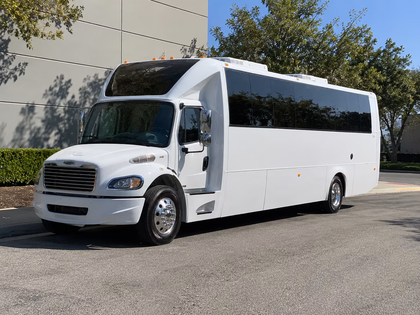Detroit Winery Tour & Pub Crawl Transportation party bus exterior