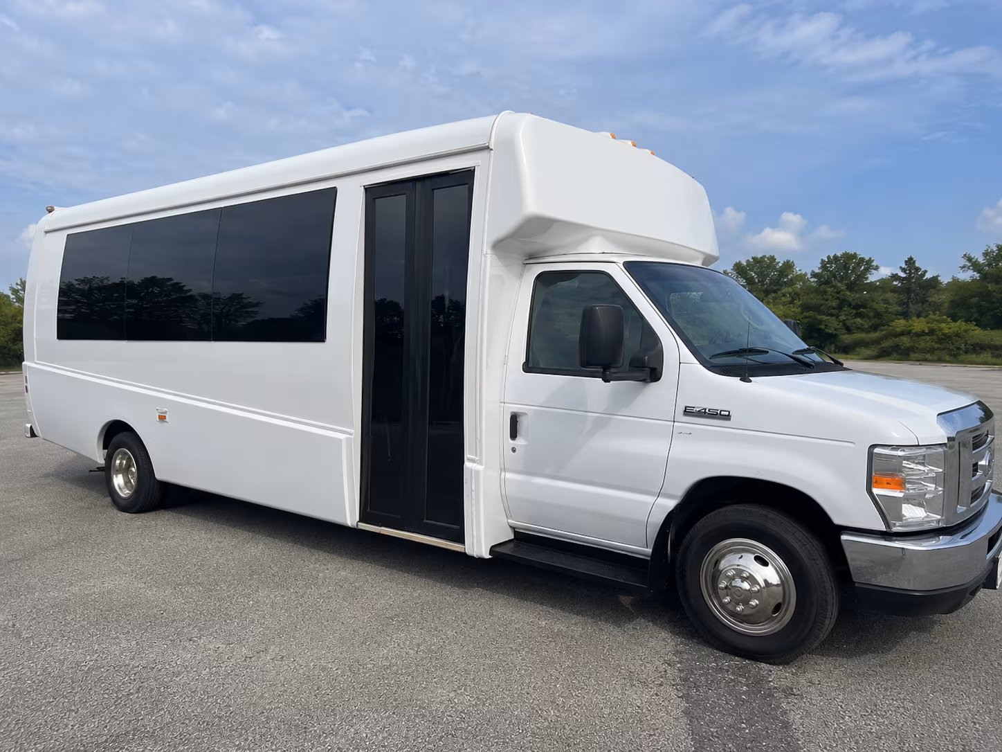 Detroit Winery Tour & Pub Crawl Transportation group transportation