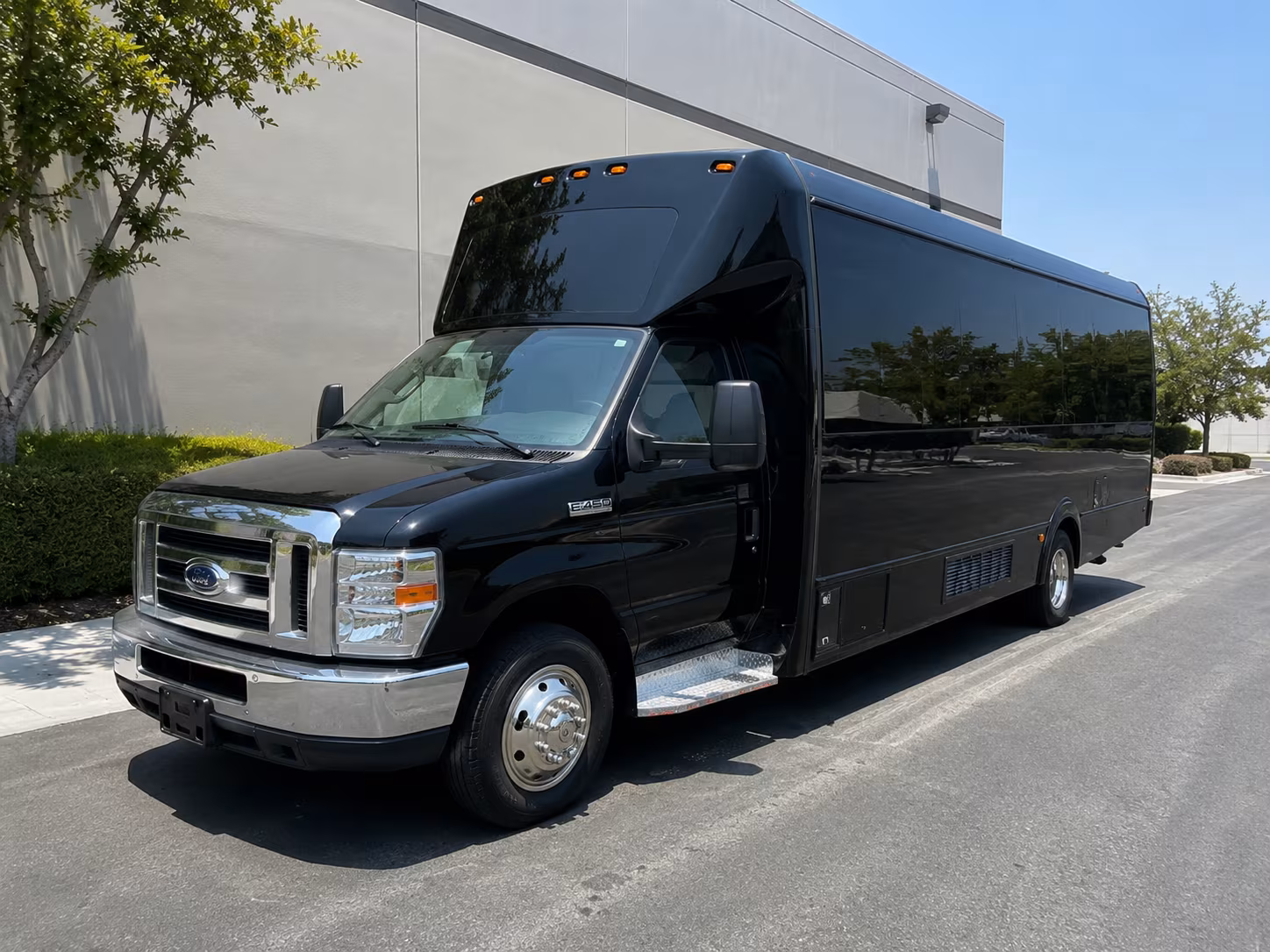 Livonia Winery Tour & Pub Crawl Transportation