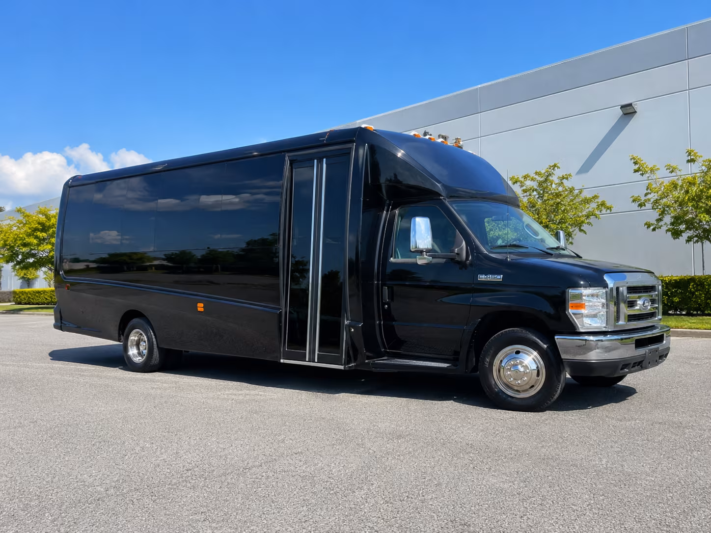 Warren Birthday, Sweet 16, & Quinceañera Party Bus Rentals
